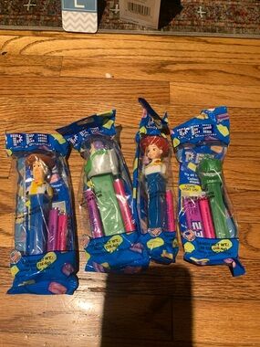 TOY STORY-Toy PEZ Dispensers Set with Colorful Candy - Blue, Green, Pink